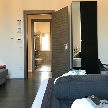 Hop On Hotel *